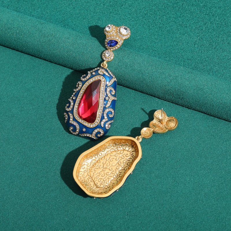 Vintage Alien Red Crystal Blue - Vintage Fashion Jewelry Brands recension och pris